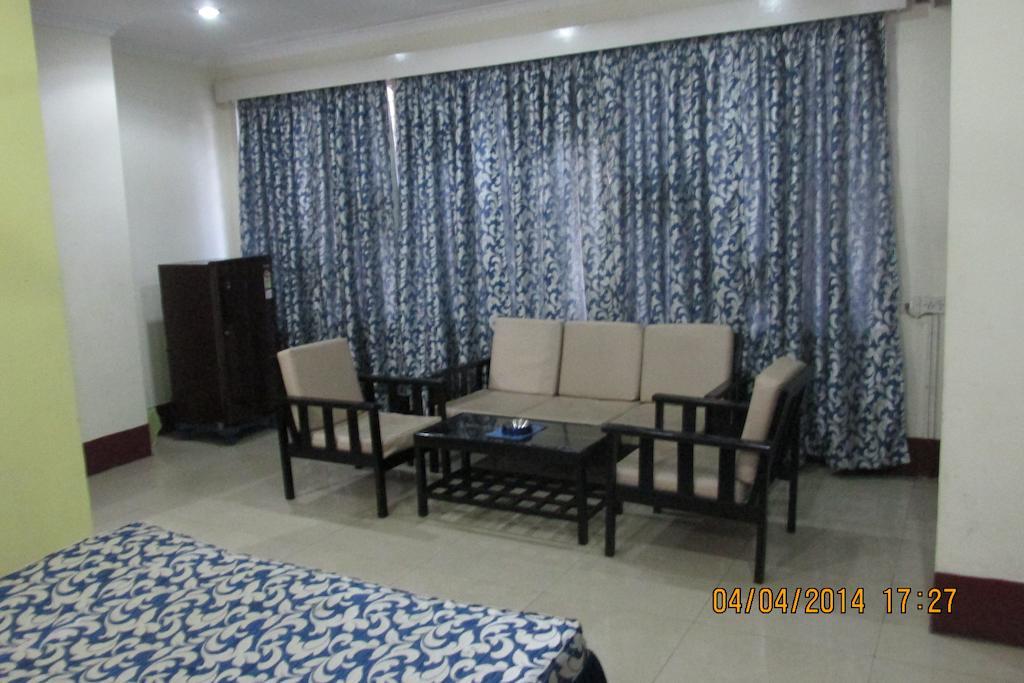 Hotel Blue Moon Guwahati Zimmer foto
