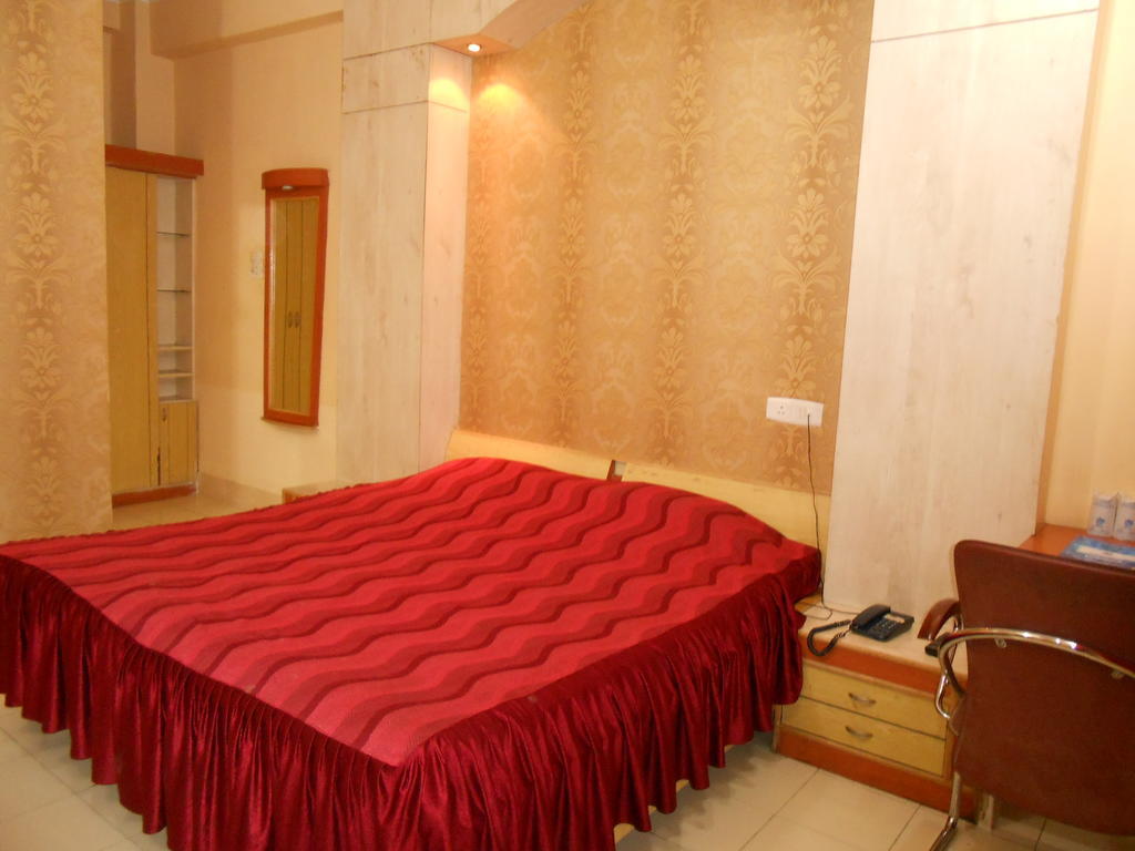 Hotel Blue Moon Guwahati Exterior foto