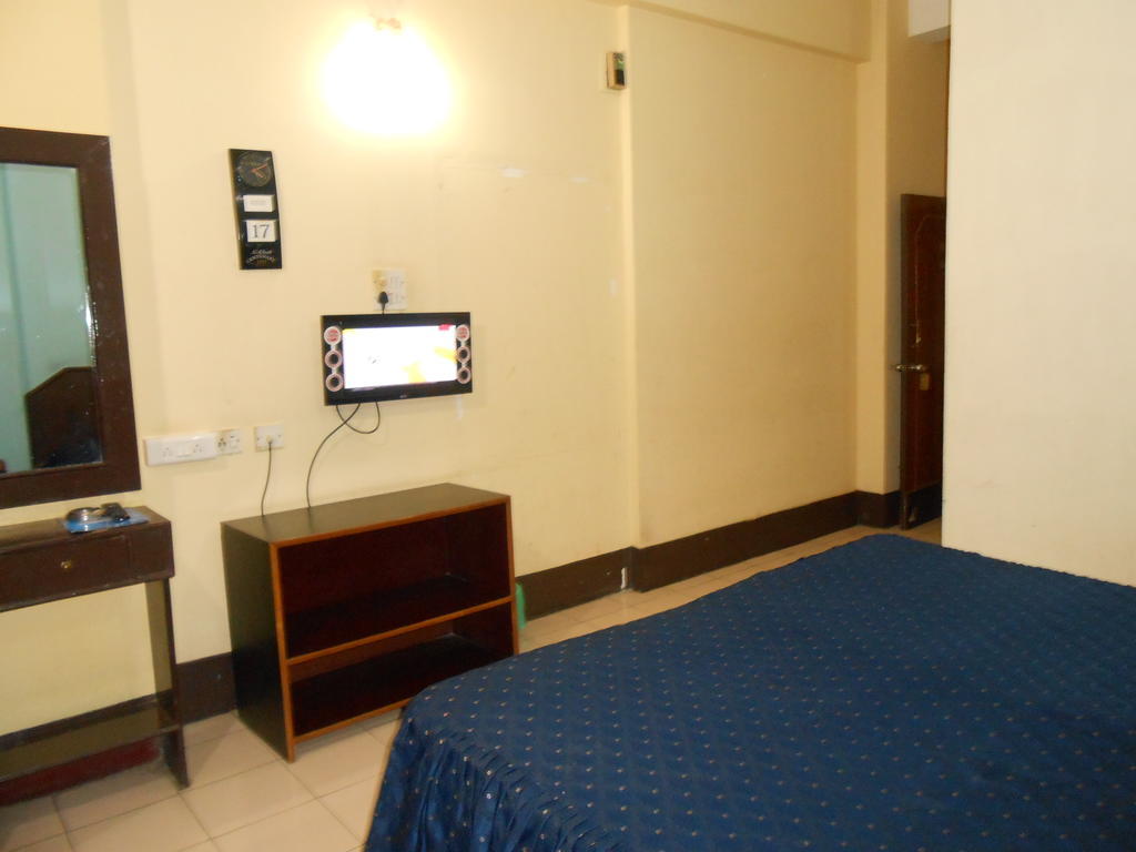 Hotel Blue Moon Guwahati Exterior foto