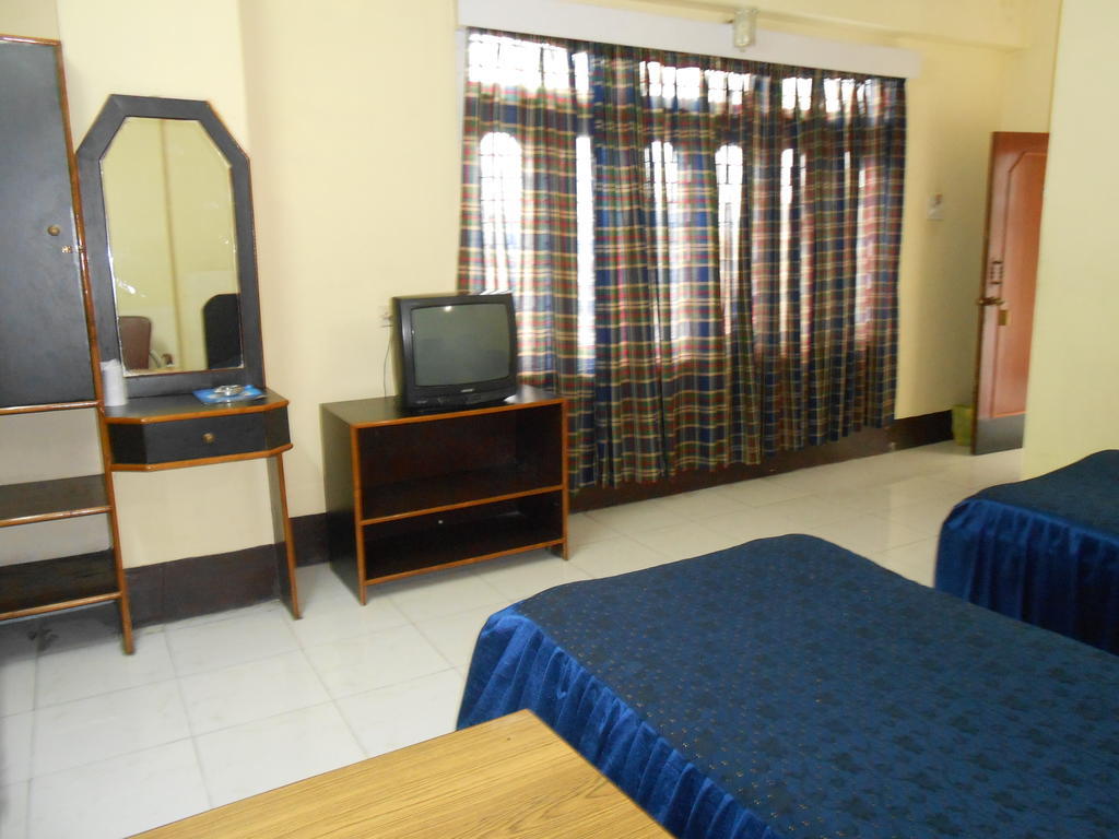 Hotel Blue Moon Guwahati Exterior foto