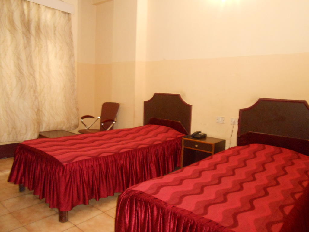 Hotel Blue Moon Guwahati Exterior foto